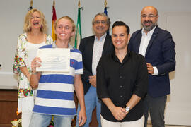 Grupo de alumnos en su graduación del CIE-UMA el Día del Español. Centro Internacional de Español de la Universidad de Málaga. Junio de 2016