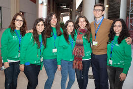 Alejandro Guerra y voluntarias en el 6º Congreso Internacional de Actividad Física Deportiva para Mayores. Escuela Técnica Superior de Ingeniería de Telecomunicaciones y de Informática. Marzo de 2015