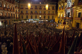 Vista de la Plaza del Obispo en la Estación de Penitencia de la Hermandad de los Estudiantes. Málaga. Marzo de 2015