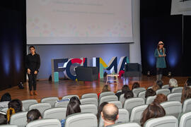 Dialogando sobre "cómo convertir tus dramas en una bonita historia" con Raquel Haro. Facultad de Psicología y Logopedia de la Universidad de Málaga. Febrero de 2022