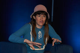 Raquel Haro. Dialogando sobre "cómo convertir tus dramas en una bonita historia". Facultad de Psicología y Logopedia de la Universidad de Málaga. Febrero de 2022