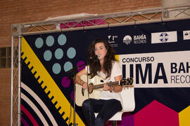 Concierto del III Certamen de Cantautores Destino UMA. Jornadas de Puertas Abiertas de la Universidad de Málaga. Complejo Polideportivo Universitario. Abril de 2015