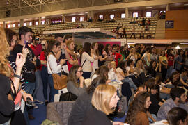 Jurado y asistentes del III Certamen de Cantautores Destino UMA. Jornadas de Puertas Abiertas de la Universidad de Málaga. Complejo Polideportivo Universitario. Abril de 2015