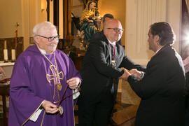 Entrega de medallas de la Cofradía de los Estudiantes. Misa de Lunes Santo. Iglesia de San Agustín. Abril de 2017