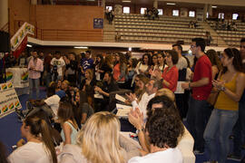 Jurado y asistentes del III Certamen de Cantautores Destino UMA. Jornadas de Puertas Abiertas de la Universidad de Málaga. Complejo Polideportivo Universitario. Abril de 2015