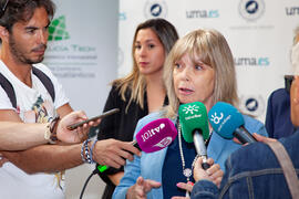 Intervención de Alicia Violeta Bohren en la inauguración de la exposición "Aguyjevete 2019. Muestra MBYA GUARANÍ". Edificio del Rectorado de la Universidad de Málaga. Junio de 2019