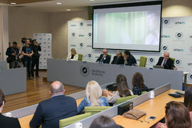 Acto de la Fundación Lágrimas y Favores. Entrega de los Premios de Investigación de la Cátedra de Estudios Cofrades. Rectorado. Abril de 2019