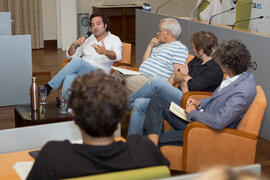 Mesa redonda: «Democracia, el gobierno de la persuasión: relatos, opiniones, espectáculo». Curso "La verdad de las mentiras". Cursos de Verano de la Universidad de Málaga. Málaga. Julio de 2019