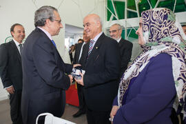 José Ángel Narváez y Hamid Al-Naimiy en la inauguración de la Oficina de la Universidad de Sharjah, Emiratos Árabes. Jardín Botánico. Noviembre de 2015