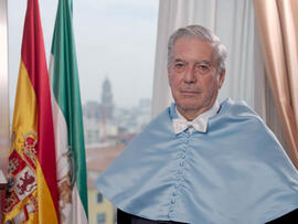 Investidura como Doctor "Honoris Causa" de D. Mario Vargas Llosa por la Facultad de Filosofía y Letras de la Universidad de Málaga. Rectorado. Abril de 2007