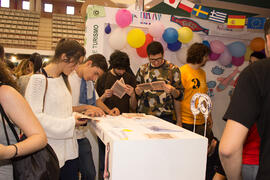 Estand de la Facultad de Turismo. Jornadas de Puertas Abiertas de la Universidad de Málaga. Complejo Polideportivo Universitario. Abril de 2015