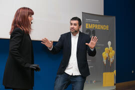 Representación previa a la conferencia de Josef Ajram. Seminario "Emprende 21". Paraninfo. Noviembre de 2017