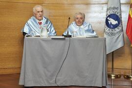 Antonio García Berrio y Pilar Palomo Vázquez en su investidura como "Doctores Honoris Causa" por la Facultad de Filosofía y Letras de la Universidad de Málaga. Edificio del Rectorado. Junio de 2024