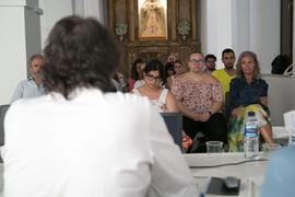 Asistentes a la mesa redonda: "¿Hemos conservado el paisaje de la Axarquía?". Curso "Patrimonio y Turismo Cultural". Cursos de Verano de la Universidad de Málaga. Vélez Málaga. Julio de 2018
