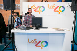 Daniel Domínguez, locutor de Los 40 Principales, en las Jornadas de Puertas Abiertas de la Universidad de Málaga. Complejo Polideportivo Universitario. Marzo de 2017