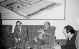 Rueda de prensa en la que interviene Raimundo Fernández Cuesta con motivo de la inauguración de las lndustrias Textiles del Guadalhorce, INTELHORCE. Málaga. Febrero de 1963