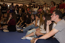 Jurado y asistentes del III Certamen de Cantautores Destino UMA. Jornadas de Puertas Abiertas de la Universidad de Málaga. Complejo Polideportivo Universitario. Abril de 2015