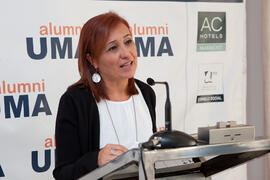 Francisca Ruiz en el nombramiento de D. Javier Urra como Miembro de Honor de la Asociación de Antiguos Alumnos de la Universidad de Málaga. Hotel AC Málaga Palacio. Diciembre de 2014