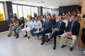 Asistentes a la reunión con Pedro Duque. Visita del ministro de Ciencia, Innovación y Universidades al edificio The Green Ray. Campus de Teatinos. Junio de 2018