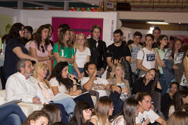 Jurado y asistentes del III Certamen de Cantautores Destino UMA. Jornadas de Puertas Abiertas de la Universidad de Málaga. Complejo Polideportivo Universitario. Abril de 2015