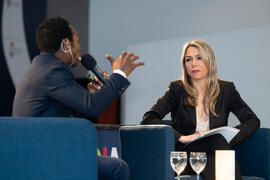 Cristina Mena. "Dialogando" con Ousman Umar. Facultad de Estudios Sociales y del Trabajo. Marzo de 2020