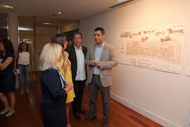 Presentación de las exposiciones realizadas con los trabajos de los alumnos de Arquitectura y Bellas Artes. Rectorado. Septiembre de 2013