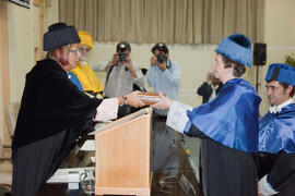 Investidura como Doctor "Honoris Causa" de D.ª Margarita Salas Falgueras por la Universidad de Málaga. Facultad de Medicina. Octubre de 2009