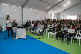 Alumna de Ciencias imparte una charla sobre su titulación. Jornadas de Puertas Abiertas de la Universidad de Málaga. Complejo Polideportivo Universitario. Abril de 2018