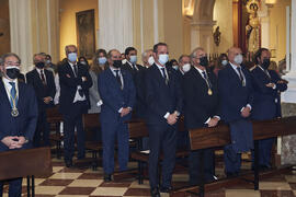 Asistentes a la misa de Lunes Santo de la Cofradía de los Estudiantes. Iglesia de San Agustín. Abril de 2022
