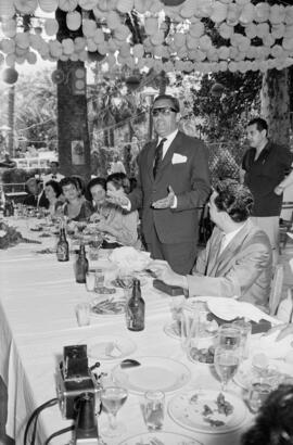 Feria de Málaga. El alcalde Francisco García Grana junto a otras personalidades en la feria del Real. Julio de 1963