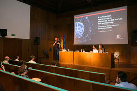 Conferencia de Andy Fitz "Un enfoque sociológico de la Inteligencia artificial. Impacto en el mercado laboral.  Nuevas profesiones". Curso "La buena Inteligencia Artificial". Cursos de Verano de la Universidad de Málaga. Ronda. Julio de 2018