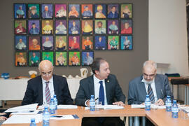 Hamid AL-Haimiy, Pedro Farias y Maamar Bettayeb en la firma del convenio con la Universidad de Sharjah, Emiratos Árabes. Edificio del Rectorado. Noviembre de 2015