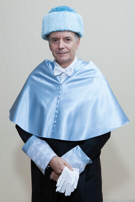 Retrato de Antonio Soler previo a su investidura como Doctor "Honoris Causa" por la Facultad de Filosofía y Letras de la Universidad de Málaga. Paraninfo. Junio de 2016