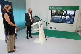 Inauguración de la exposición itinerante sobre el plan "Vive tu ciudad". Escuela Técnica Superior de Arquitectura de la Universidad de Málaga. Octubre de 2021