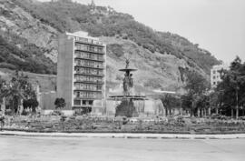 Málaga. Fuente de las Tres Gracias. Plaza General Torrijos. Mayo de 1963