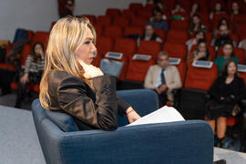 Cristina Mena. "Dialogando" con Ousman Umar. Facultad de Estudios Sociales y del Trabajo. Marzo de 2020