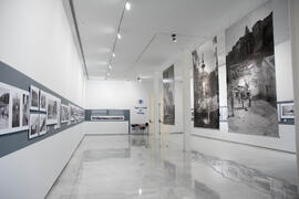 Exposición "Málaga. Una visión panorámica. Fotografías de Roisin". Sala de exposiciones del Rectorado. Enero de 2007