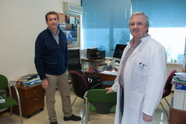 José Antonio González Correa y José Pedro de la Cruz Cortés. Personal e instalaciones del Departamento de Farmacología. Facultad de Medicina. Noviembre de 2015