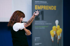 Representación previa a la conferencia de Josef Ajram. Seminario "Emprende 21". Paraninfo. Noviembre de 2017