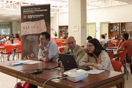 Luiz Ayuso Sánchez, Eugenio Luque Domínguez y Livia García Faroldi en la presentación del libro 'Los españoles y la sexualidad en el siglo XXI'. Facultad de Ciencias Económicas y Empresariales. Mayo 2015