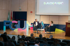 Pere Estupinyà y Esther Luque. Conferencia "Dialogando", con Pere Estupinyà. Facultad de Ciencias. Octubre de 2018
