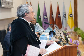 José Ángel Narváez en la investidura como Doctor "Honoris Causa" de Antonio Soler por la Facultad de Filosofía y Letras de la Universidad de Málaga. Paraninfo. Junio de 2016