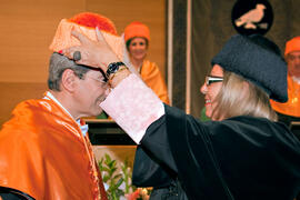 Investidura como Doctor "Honoris Causa" de D. José Manuel González Páramo por la Universidad de Málaga. Rectorado. Junio de 2011