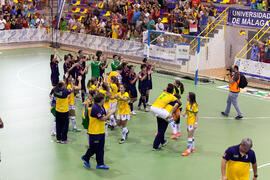 Saludo final. Partido Brasil contra España. 14º Campeonato del Mundo Universitario de Fútbol Sala 2014 (FUTSAL). Antequera. Julio de 2014