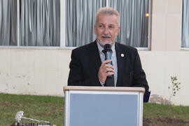 Nikos Kantarzis en la presentación del árbol de Hipócrates donado por la isla de Kos. Facultad de Medicina. Octubre de 2017