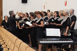 Coro Oficial de la Universidad de Málaga. Homenaje al personal que cumple 25 años de servicio en la UMA o jubilado. Paraninfo. Junio 2016