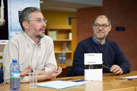 Javier Muñoz Arrebola y Pablo Aranda en la presentación de su novela 'El protegido'. Biblioteca General. Abril 2015