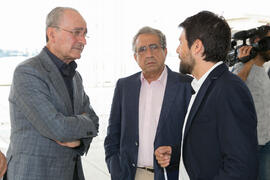 Francisco de la Torre, José Ángel Narváez y Enrique Moreno. Presentación del I curso de verano "Mares de Andalucía". Puerto de Málaga. Julio de 2018