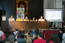Mesa redonda: "Nuevas formas en el tratamiento de noticias. Valores y comunicación", en el curso "Información y Comunicación". Cursos de Verano de la Universidad de Málaga. Ronda. Julio de 2018