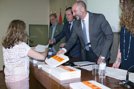 Entrega de uno de los premios del VIII Reto Gestalentum. Facultad de Ciencias Económicas y Empresariales. Junio de 2018